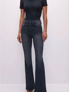 Good American Always Fits Flare Jeans // Black
